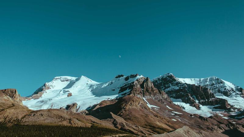 Arsenal dẫn đầu cuộc đua vô địch Premier League: Lịch thi đấu tháng 4 và Kế hoạch chuyển nhượng mùa hè